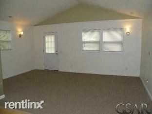 704 Wright St - Photo 3 of 4