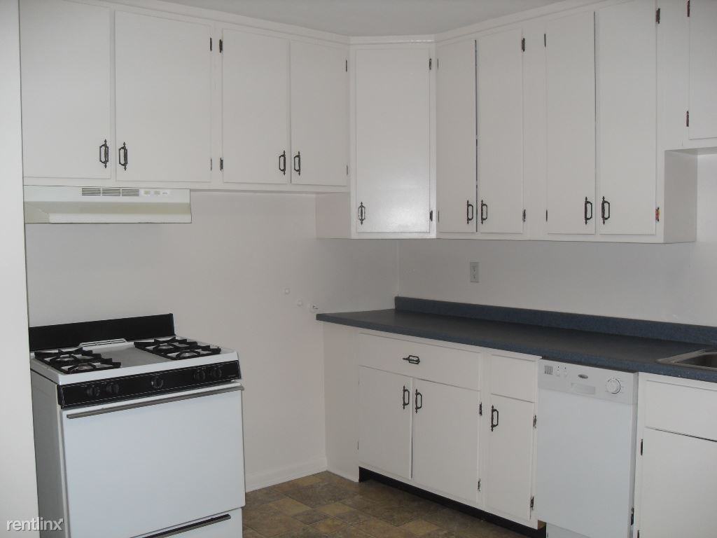 406 Winston Ct - Photo 3 of 10