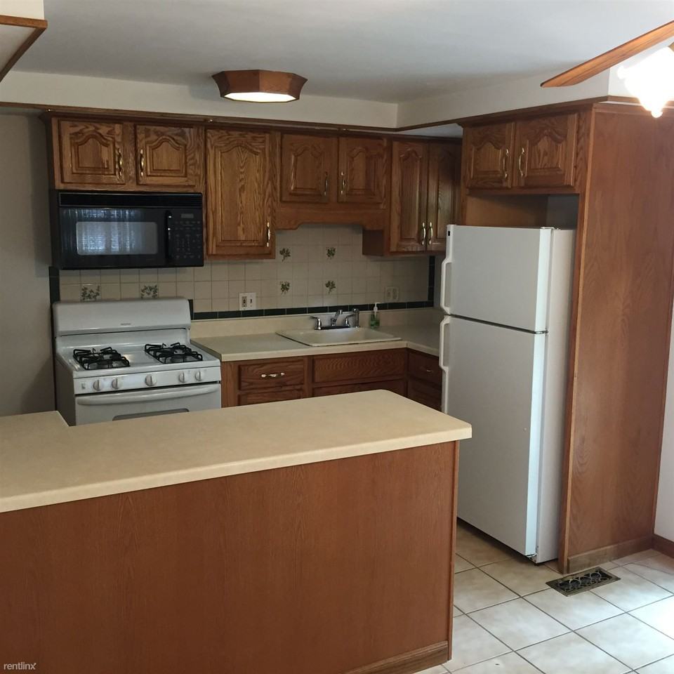 1614 Bevan Rd - Photo 2 of 11