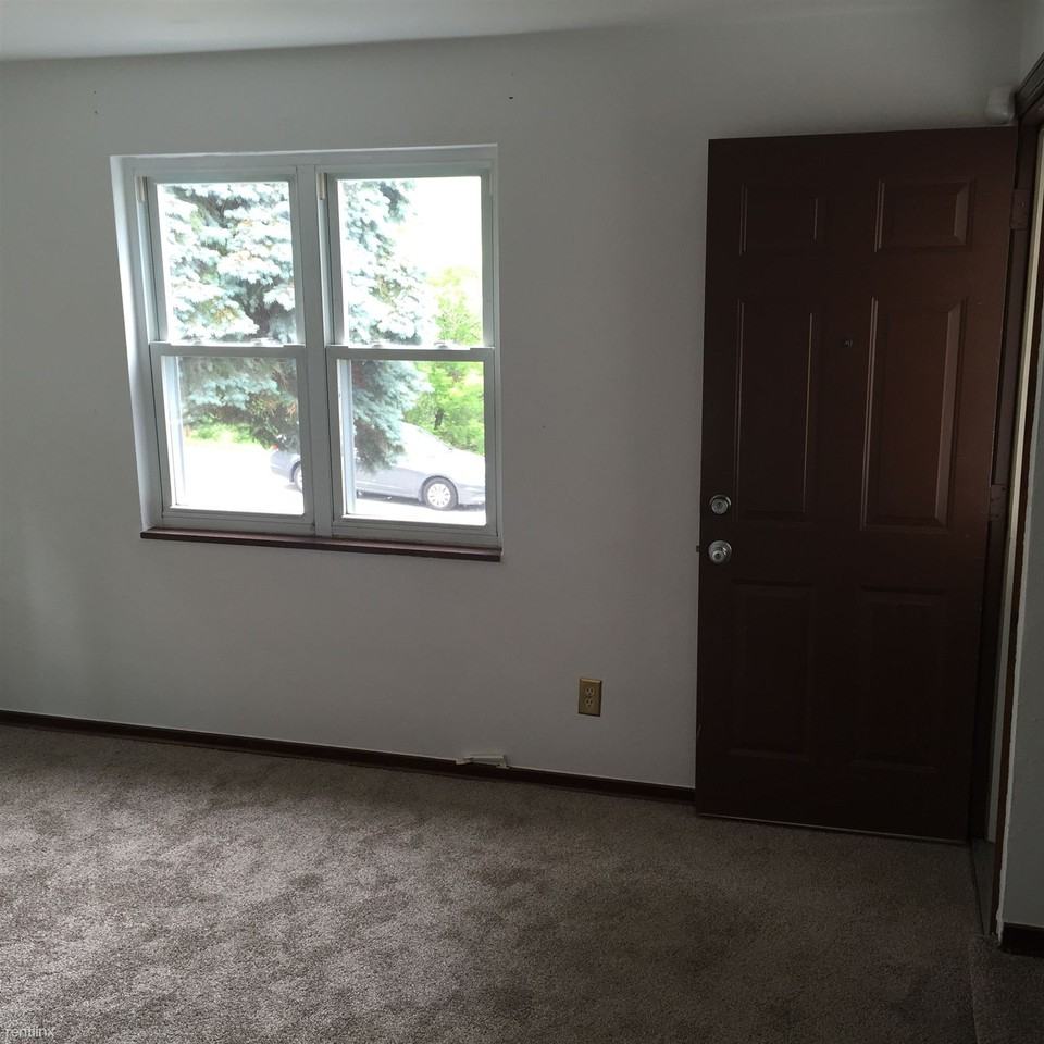 1614 Bevan Rd - Photo 3 of 11