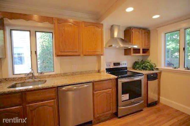 258 Lowell Ave - Photo 2 of 12