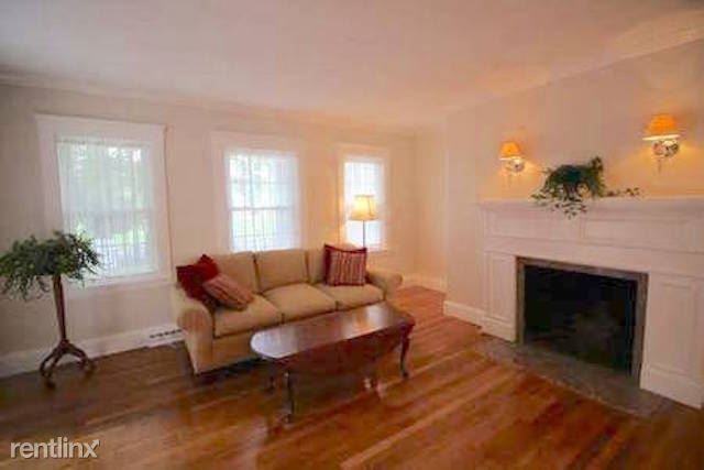 258 Lowell Ave - Photo 3 of 12