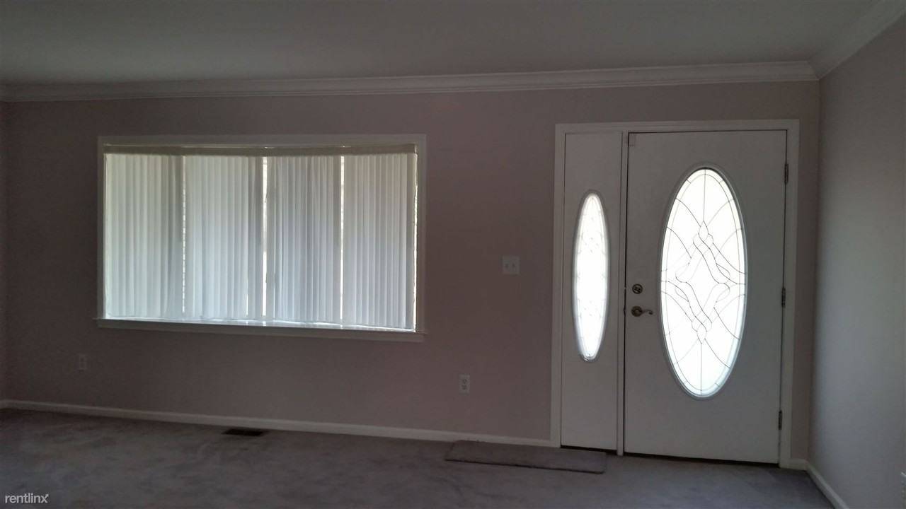 27841 Rainbow Cir - Photo 2 of 10