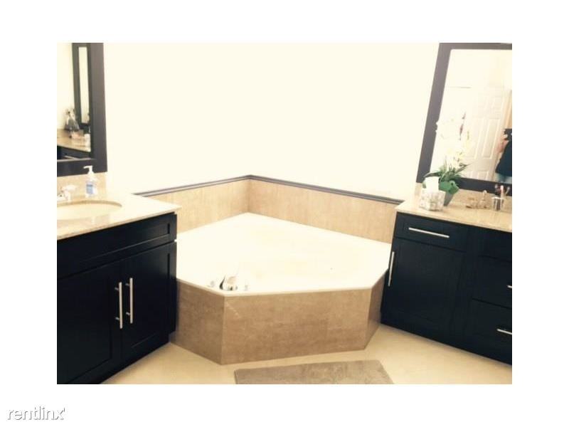 19040 NW 23rd St - Photo 3 of 6