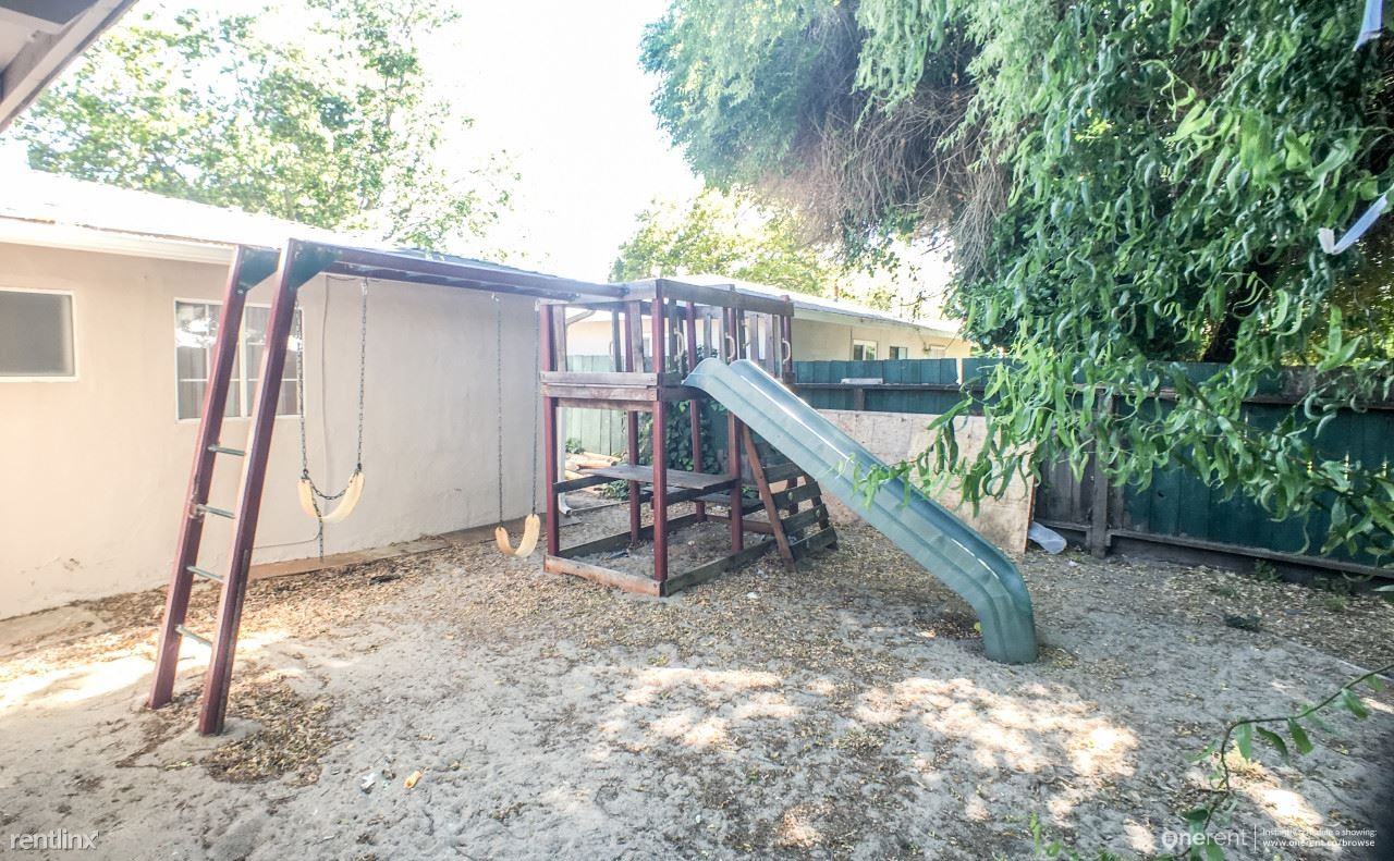 1175 Cypress St - Photo 2 of 17
