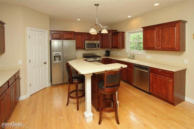 2701 Avalon Woods Ct - Photo 2 of 10