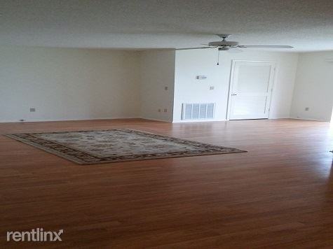 5705 80th St N #106 - Photo 3 of 7