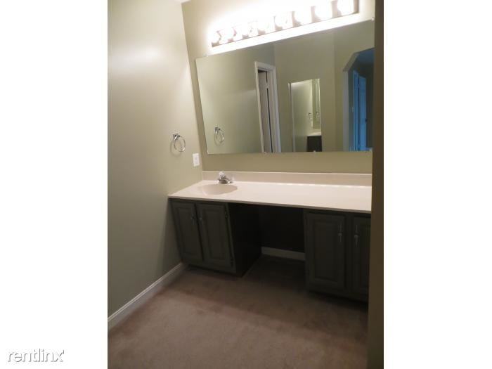 4504 Sawgrass Ct - Photo 3 of 8