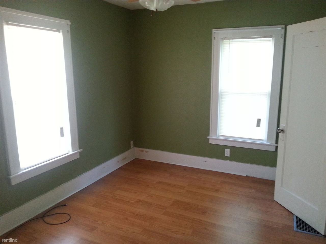 808 W Washington St - Photo 3 of 4