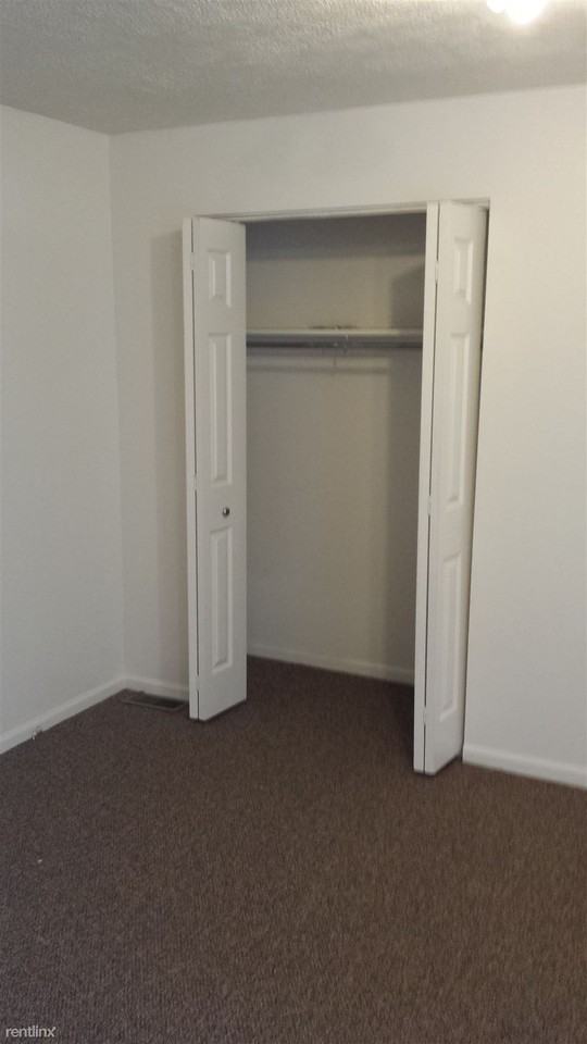 322 Ella St - Photo 2 of 10