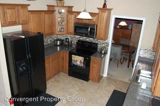 213 Darby Cir - Photo 2 of 17