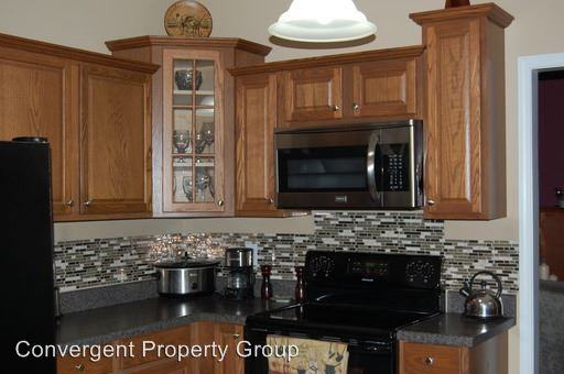213 Darby Cir - Photo 3 of 17