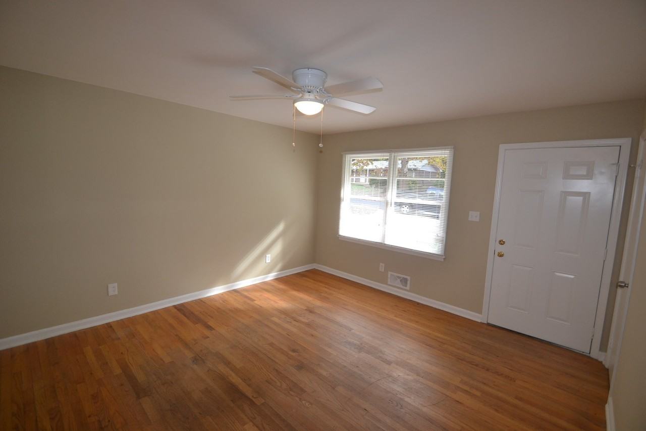 2352 Lakewood Dr NW - Photo 2 of 4