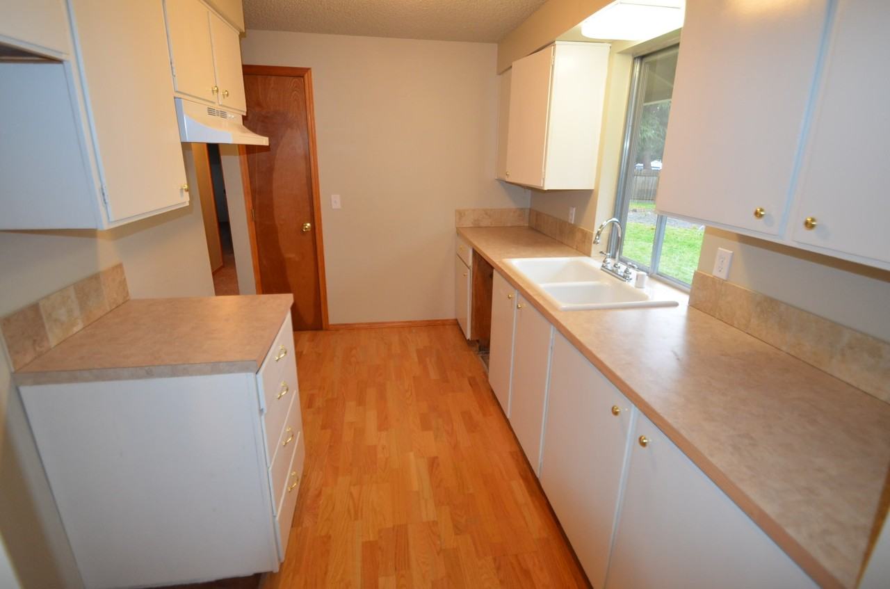 1709 Dogwood Dr SE - Photo 3 of 11
