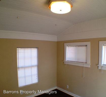 304 Frisco Rd - Photo 3 of 14