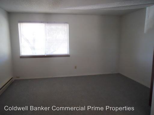 1030 E 7th St - Photo 3 of 10