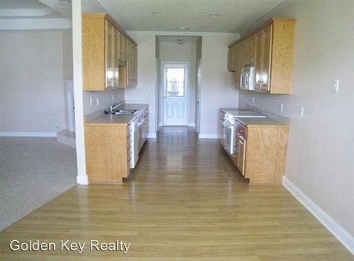 112 Newport Island - Photo 2 of 5