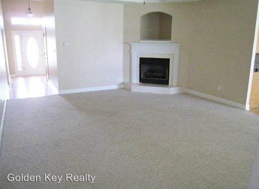 112 Newport Island - Photo 3 of 5
