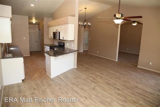3909 W 26th St - Photo 3 of 18