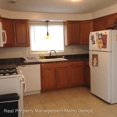 17850 Summer Ln S - Photo 2 of 12