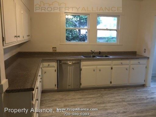 5379 Thomas Ave - Photo 3 of 19