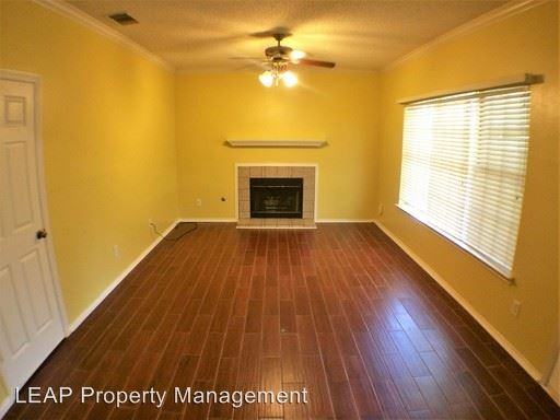 1040 Woodbriar Dr - Photo 2 of 33