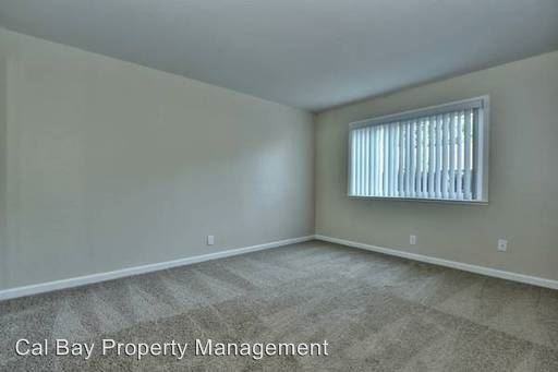 950 Ravenscourt Ave - Photo 2 of 6