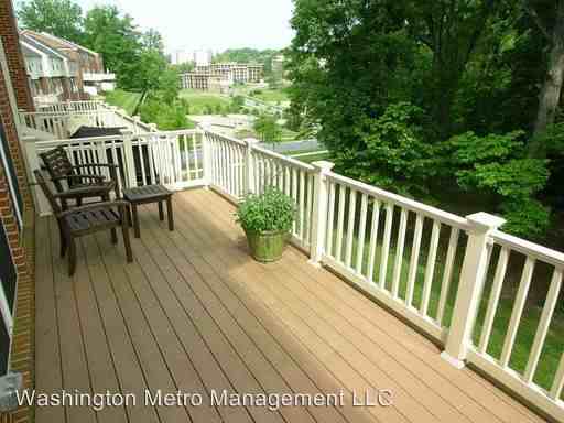 1604 Regent Manor Ct - Photo 2 of 13