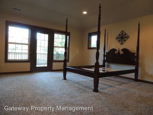 111 E Susan Ln - Photo 2 of 23