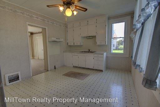 321 Cedar St - Photo 2 of 24