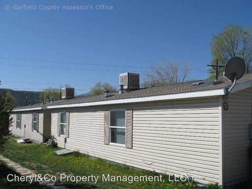 379 W 5th St - Photo 2 of 3