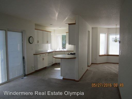 2428 20th Ct NE - Photo 2 of 18