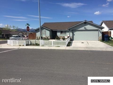 1545 Wrangler Ln - Photo 2 of 5