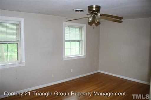 1030 Nichols Dr - Photo 2 of 6