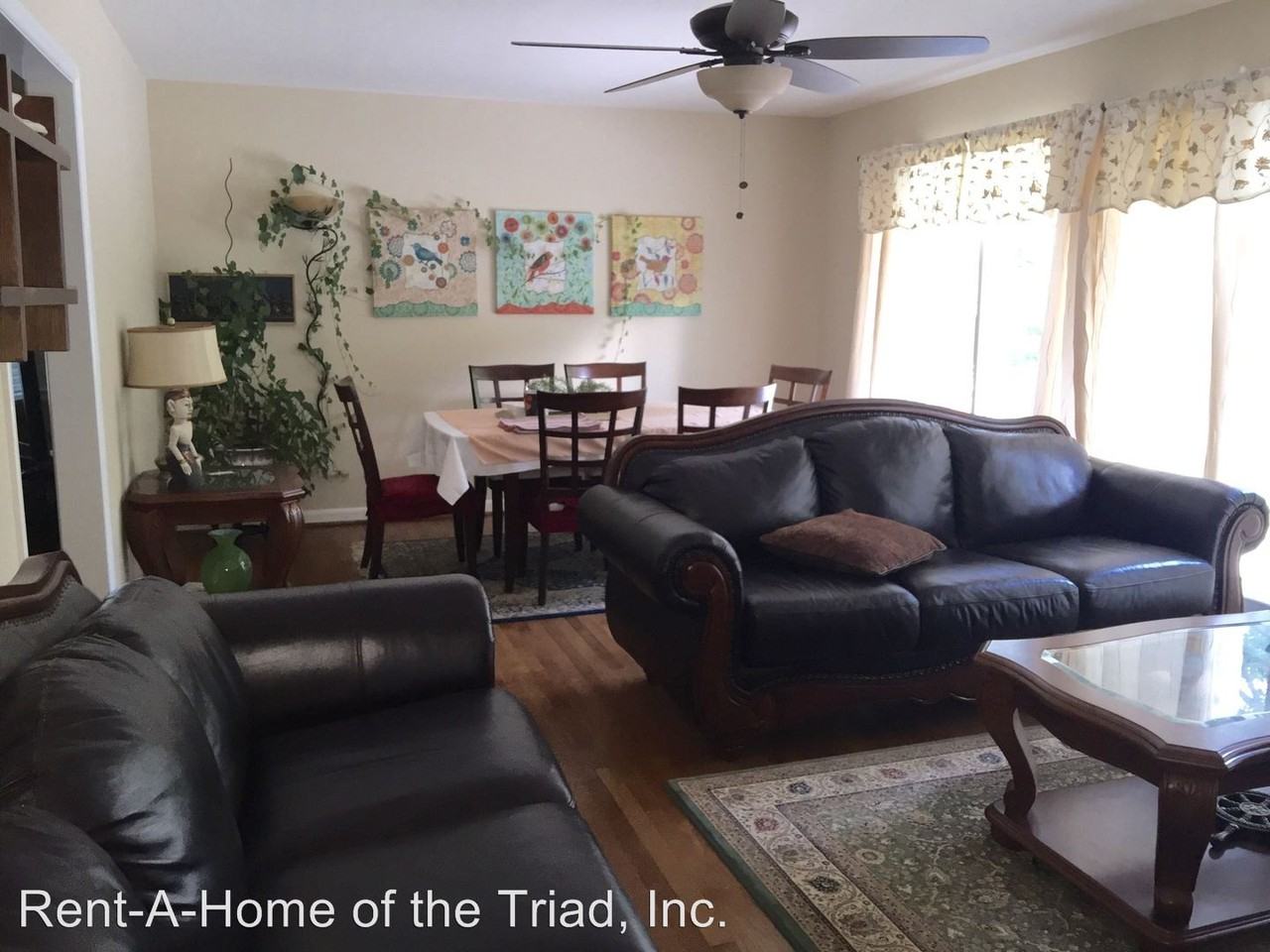 207 Mistletoe Dr - Photo 3 of 16
