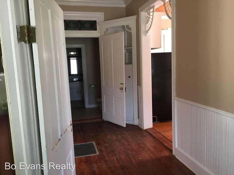 409 W Bridge St - Photo 3 of 14