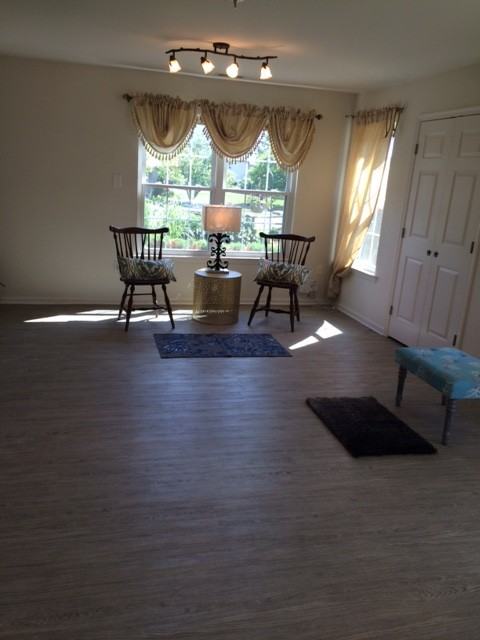 1101 Julian Dr W - Photo 2 of 5