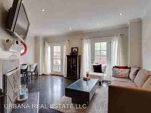 109 King Henry Ct - Photo 3 of 25