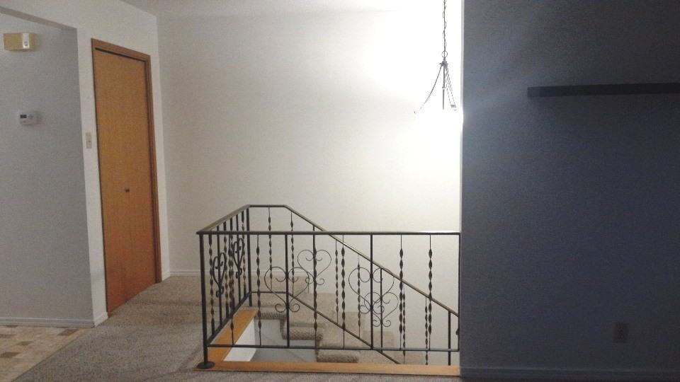 1812 Lakeway Blvd S - Photo 3 of 7