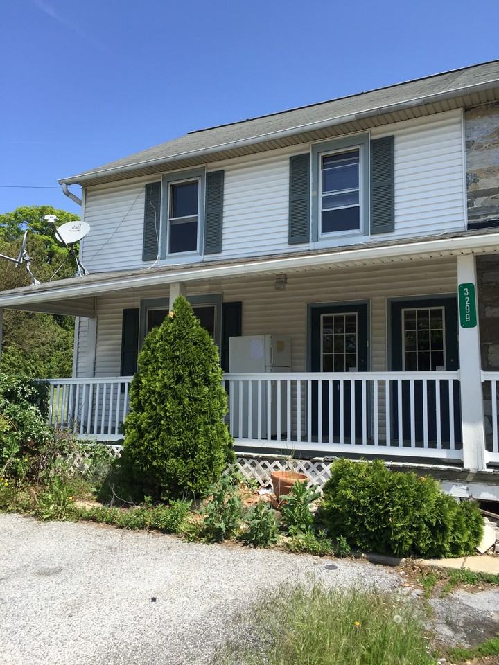 3299 Lincoln Hwy E - Photo 2 of 6