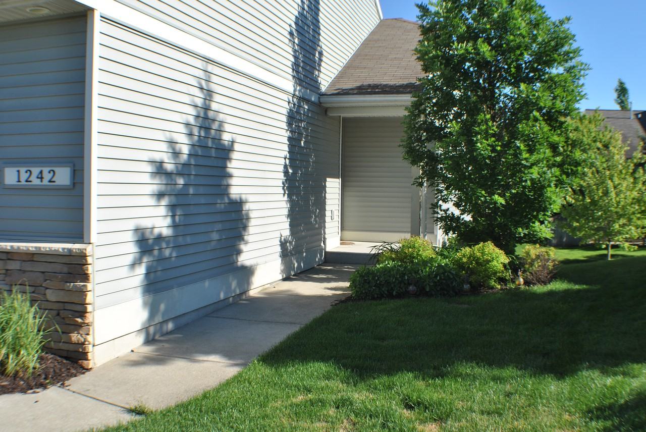 1242 Coopers Pass SW - Photo 2 of 17