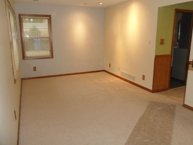 273 Park Ave - Photo 3 of 15