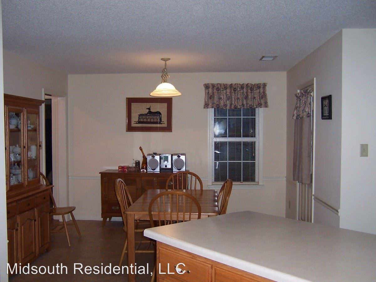 84 Lauren Cove - Photo 3 of 10