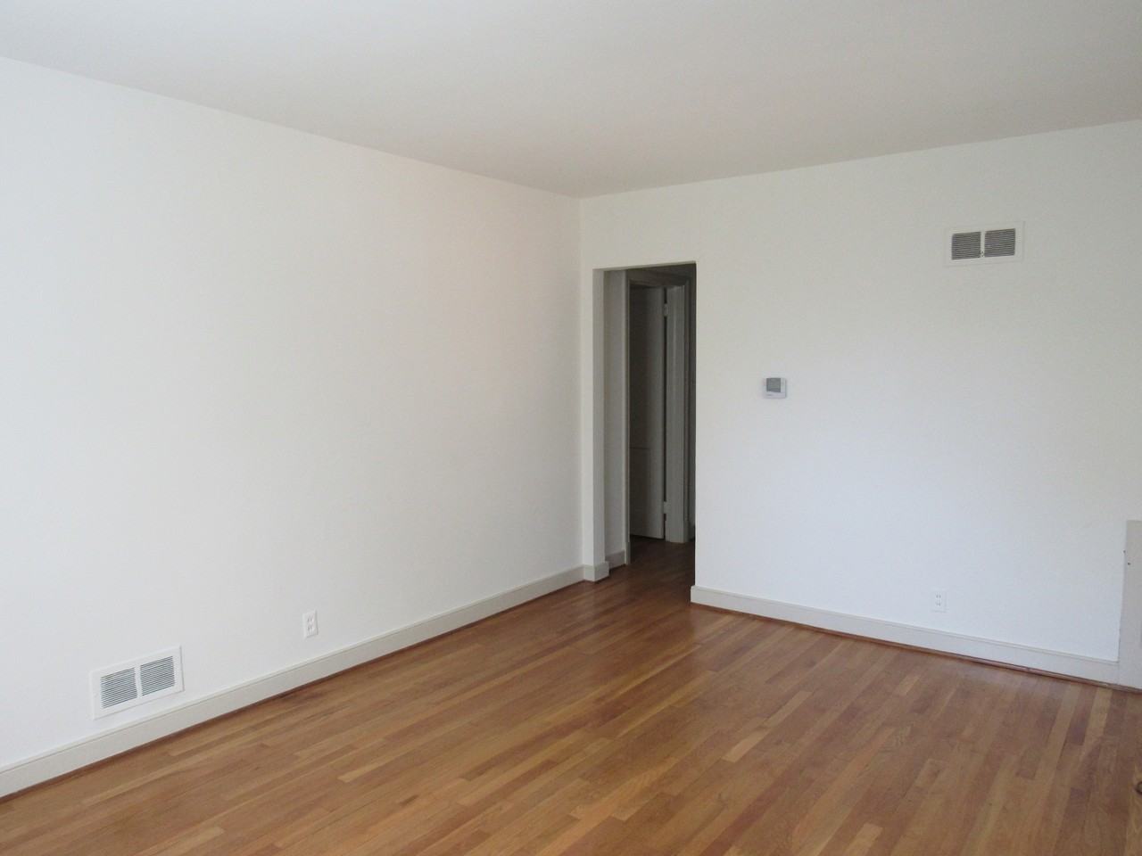 3425 W Franklin St - Photo 3 of 14