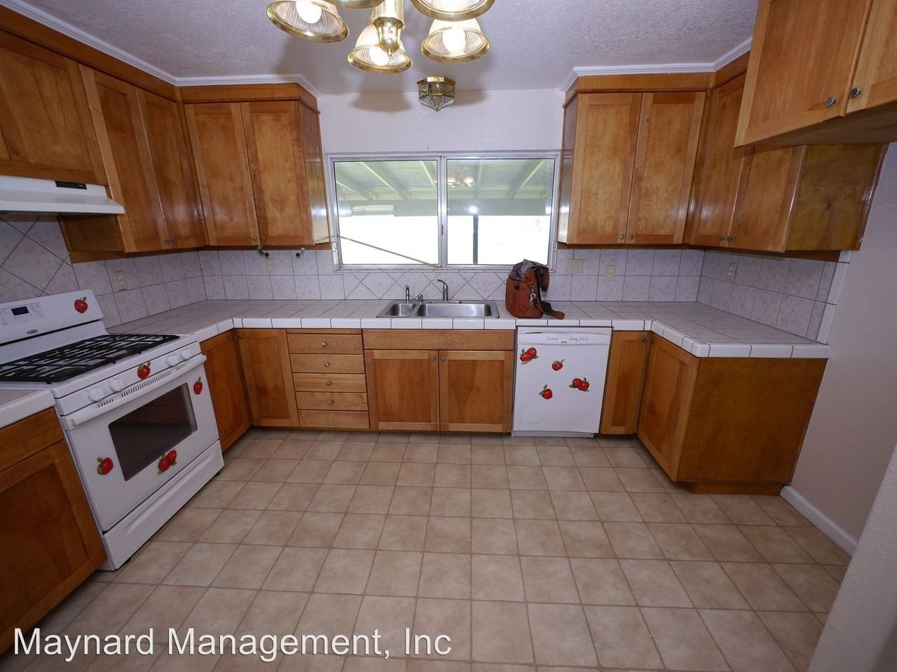 10273 Roach Dr - Photo 3 of 14