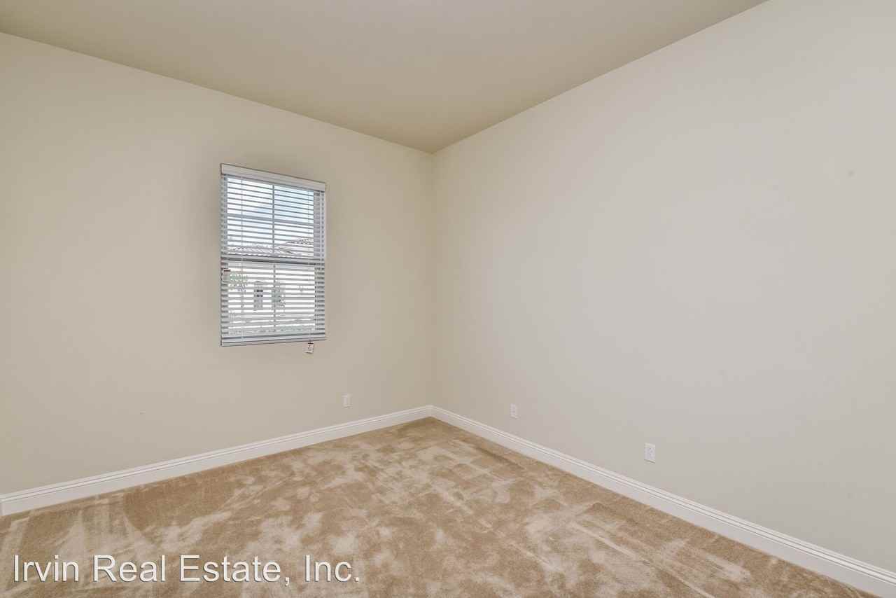 1749 Veneto Ln - Photo 3 of 42