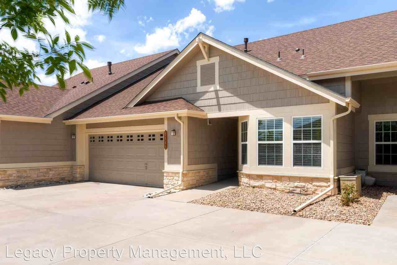 8185 Winnipeg Cir - Photo 2 of 11