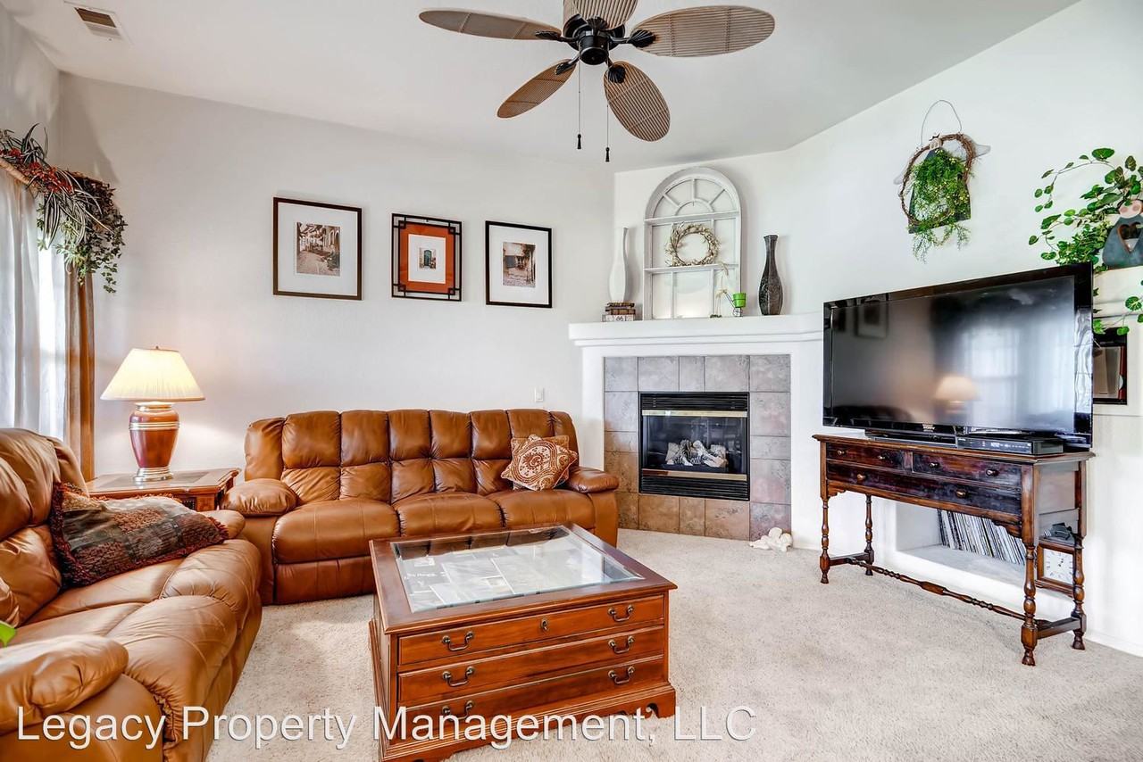 8185 Winnipeg Cir - Photo 3 of 11