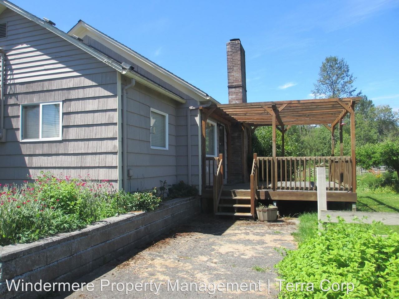 12956 Maple Ave - Photo 2 of 32