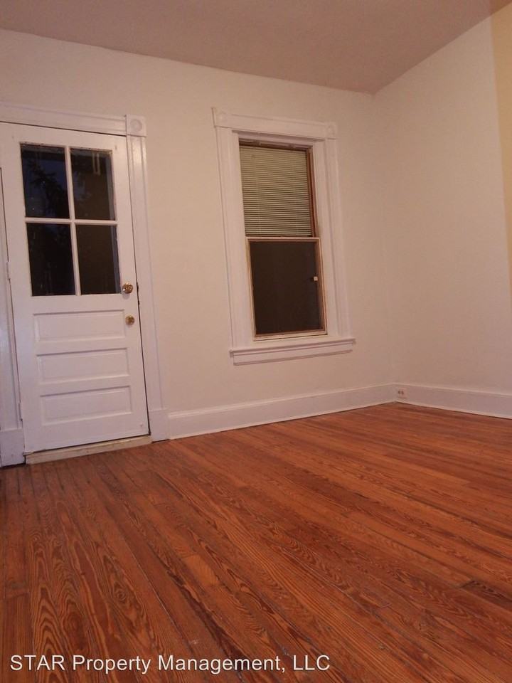 3032 Barclay St - Photo 3 of 30